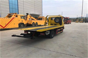 行宫非事故拖车